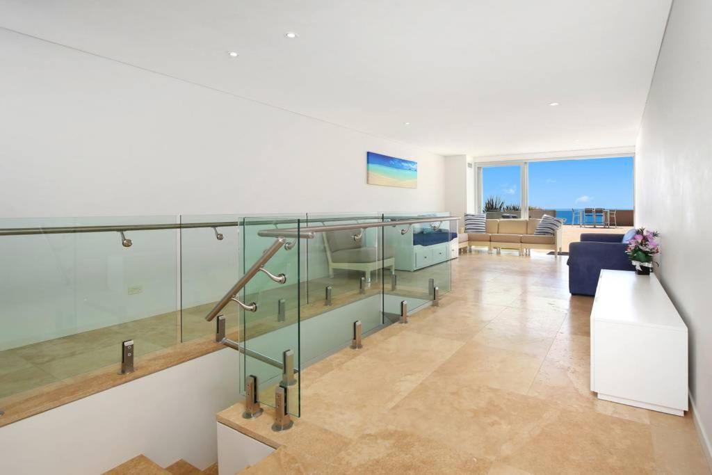 Beach And Ocean Front Penthouse With Wifi And Parking Apartment Entrance Bagian luar foto